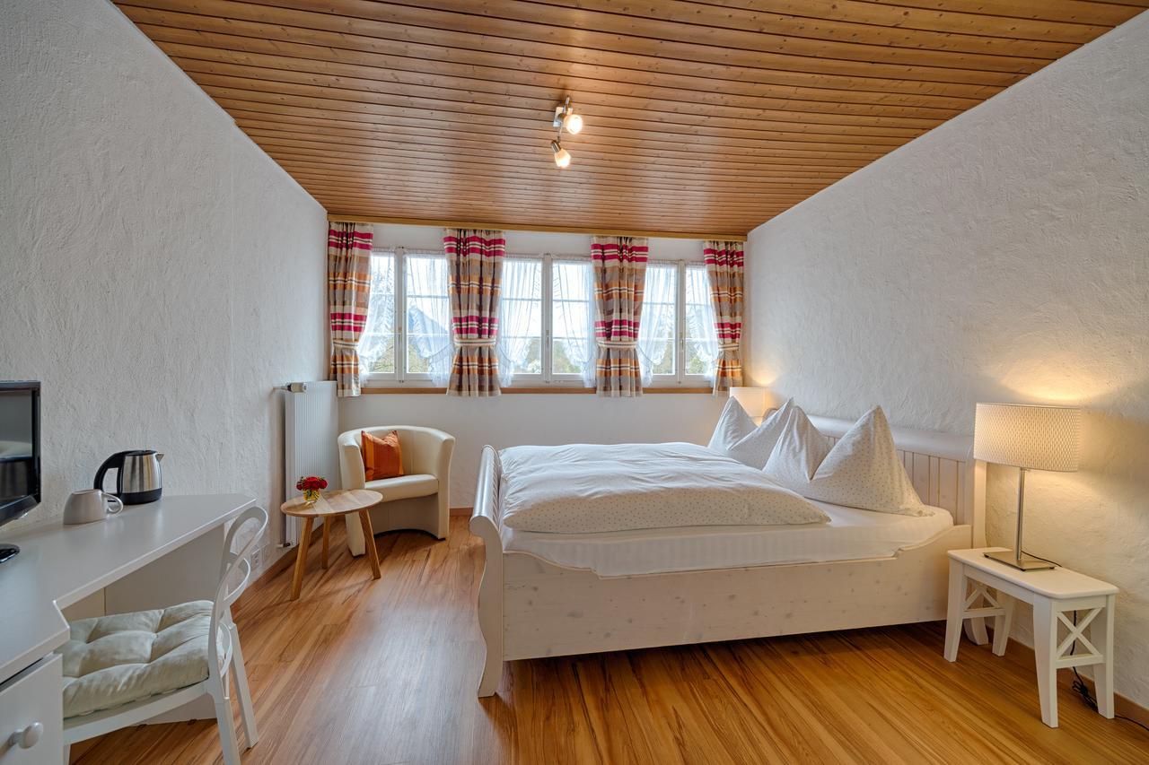 Neuhaus Golf- & Strandhotel Unterseen Eksteriør billede