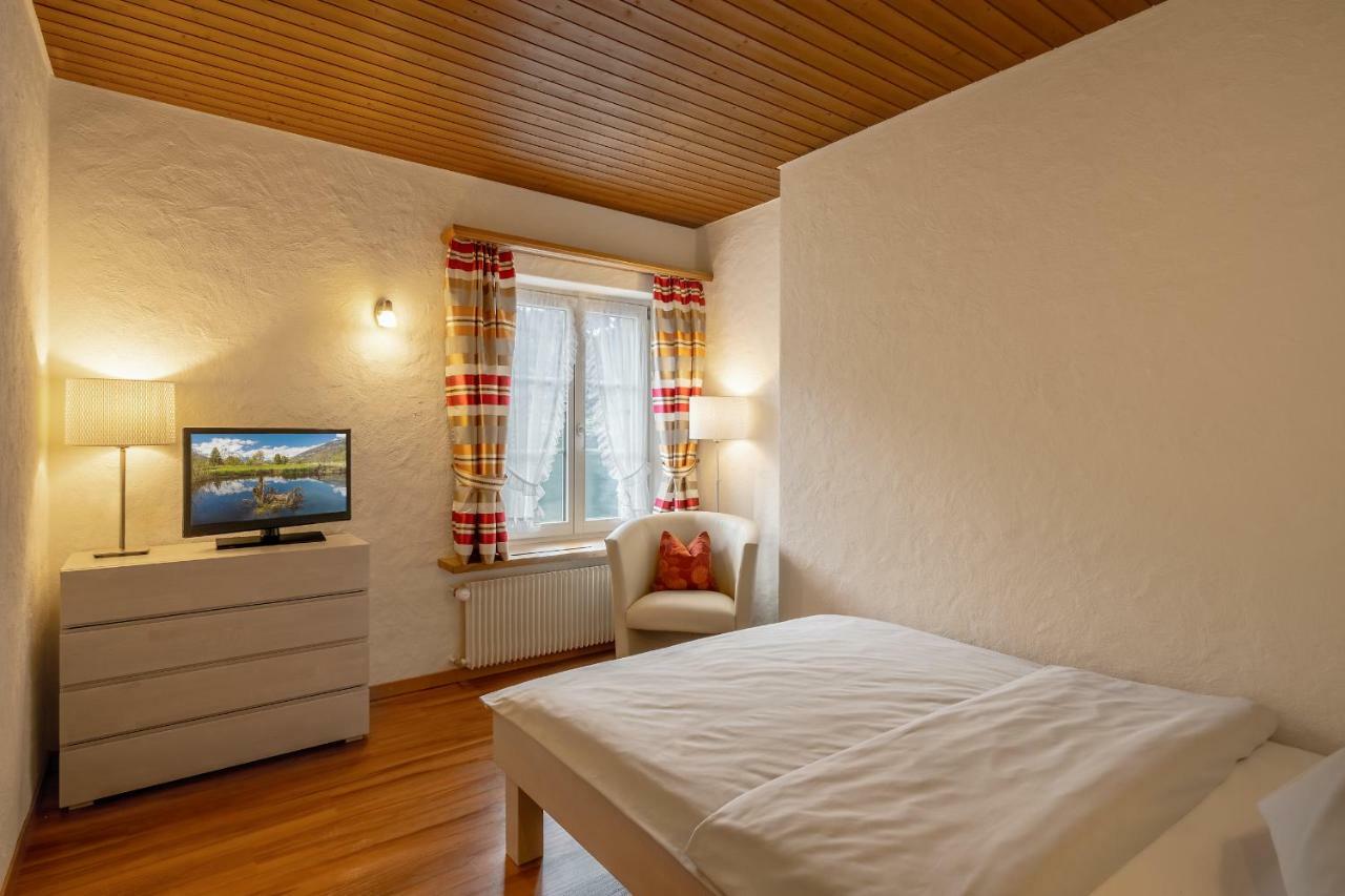 Neuhaus Golf- & Strandhotel Unterseen Eksteriør billede